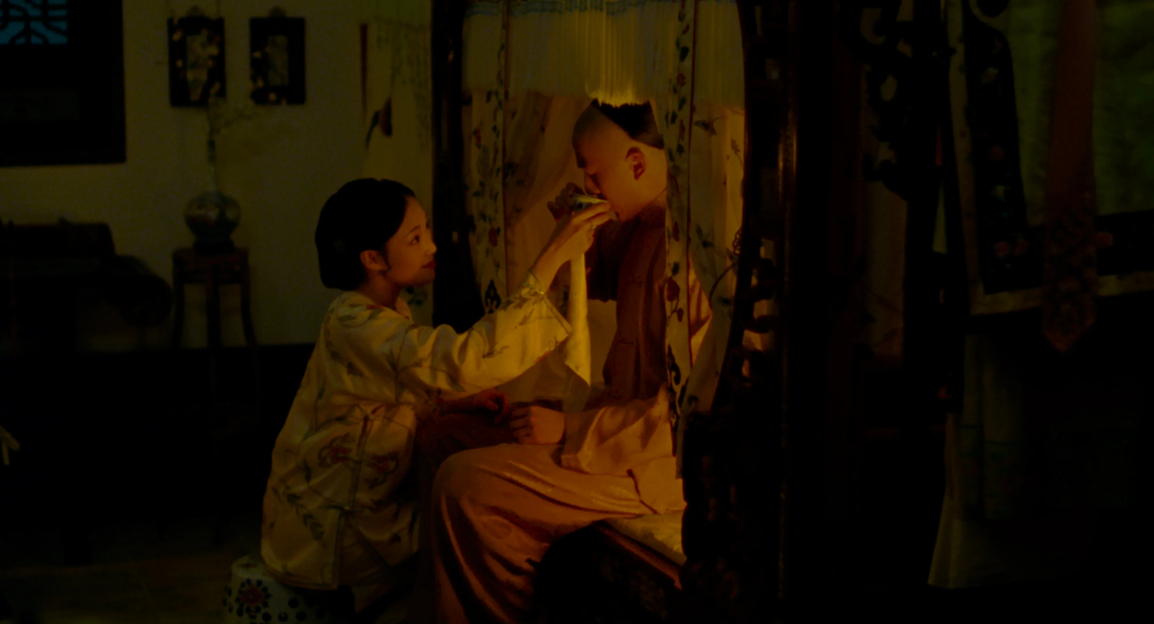 Les Fleurs de Shanghai - Édition Prestige Limitée Combo Blu-ray/DVD + Memorabilia - Image 8